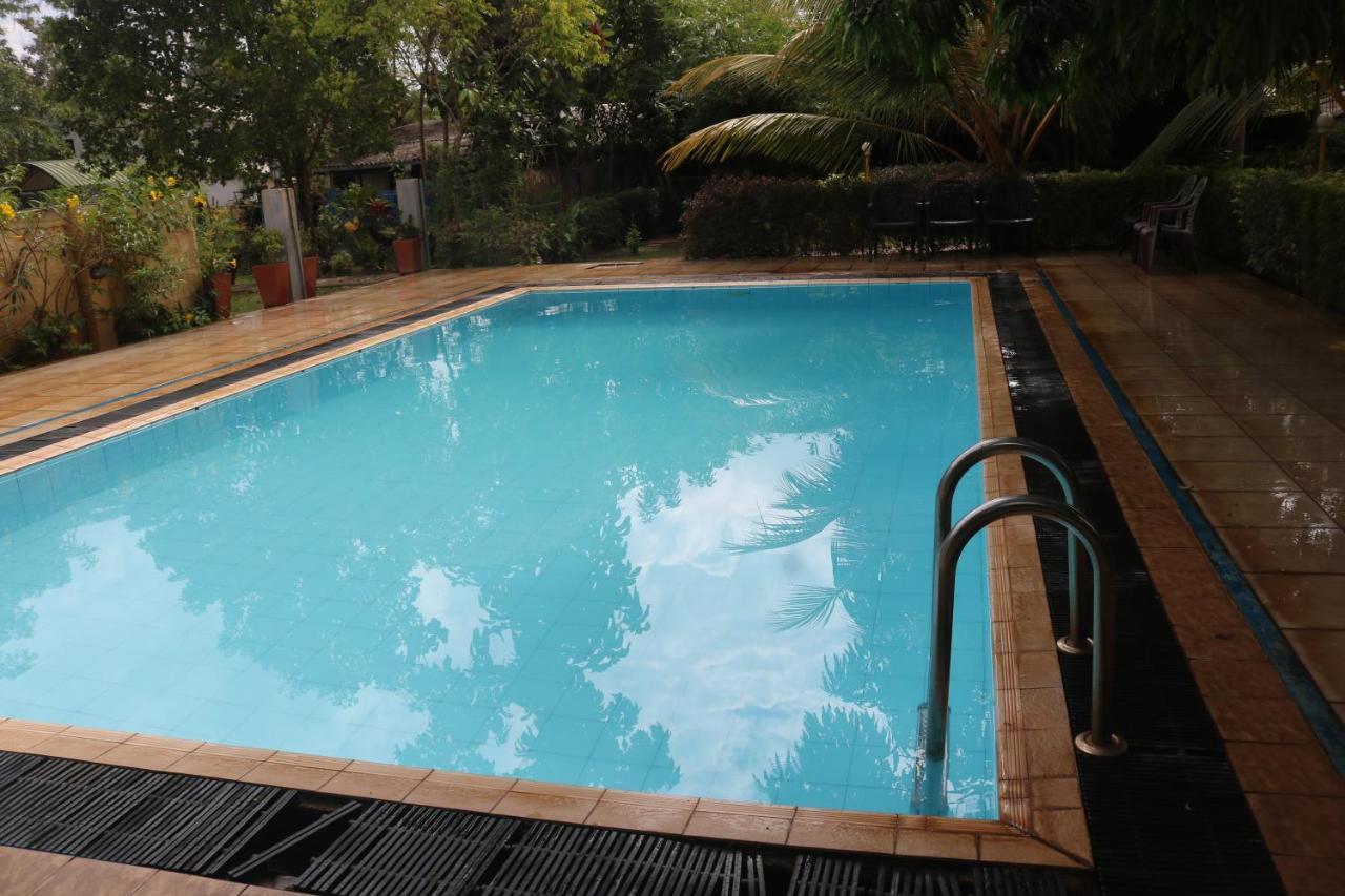 Margosa Lake Resort Anuradhapura Ngoại thất bức ảnh