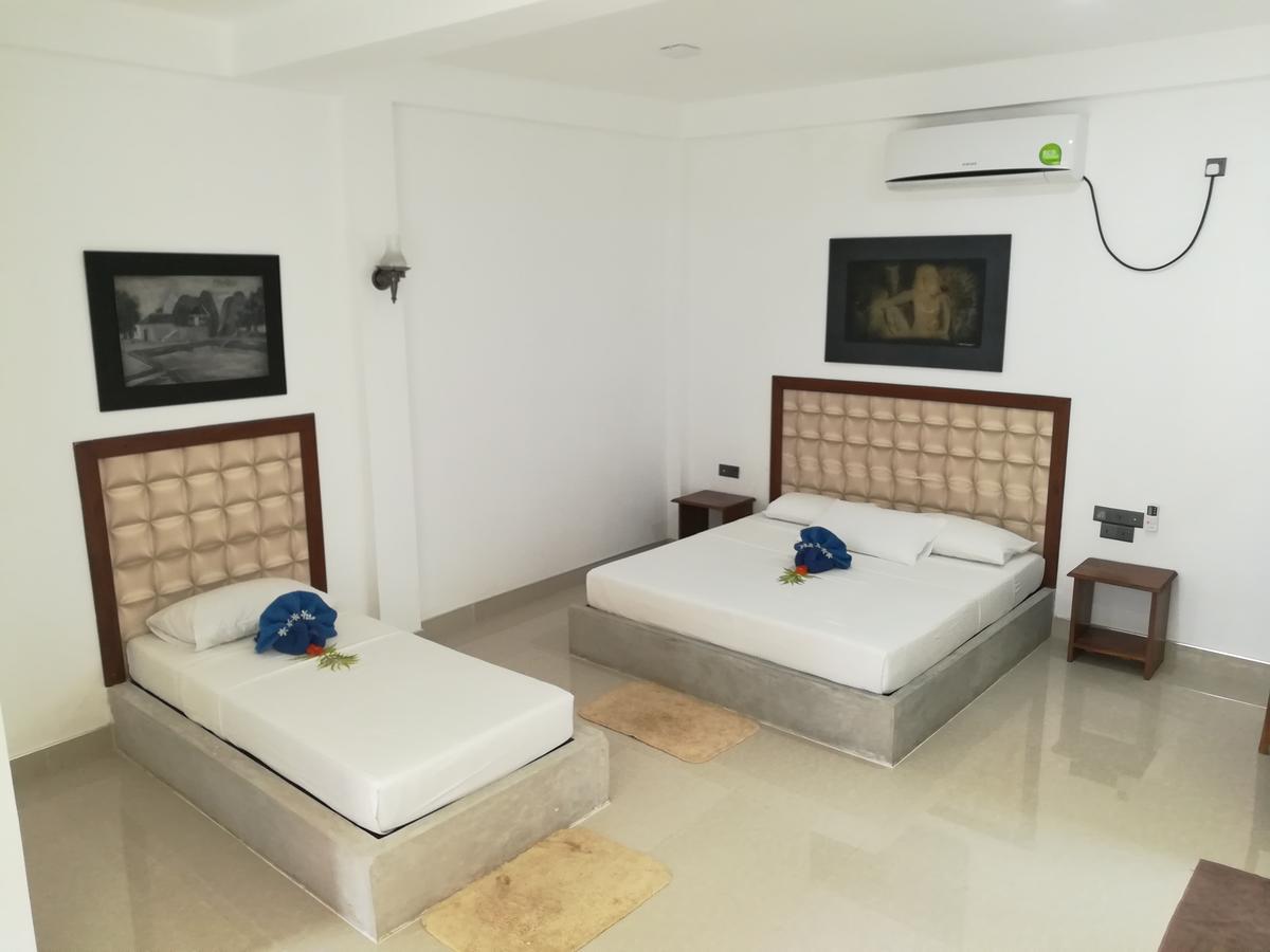 Margosa Lake Resort Anuradhapura Ngoại thất bức ảnh
