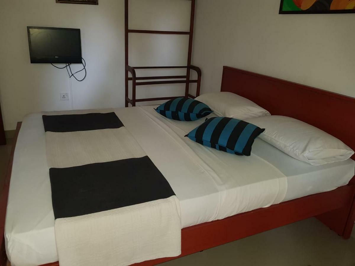Margosa Lake Resort Anuradhapura Ngoại thất bức ảnh